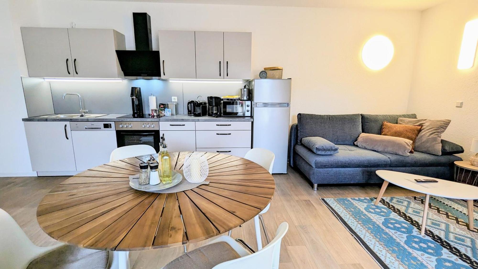 Fewo Urban Gotha - Apartment Orangerie - Am Schlosspark- Parken An Der Der Tuer- Barrierefrei, 900 Meter Zum Bahnhof - Wallbox Ngoại thất bức ảnh